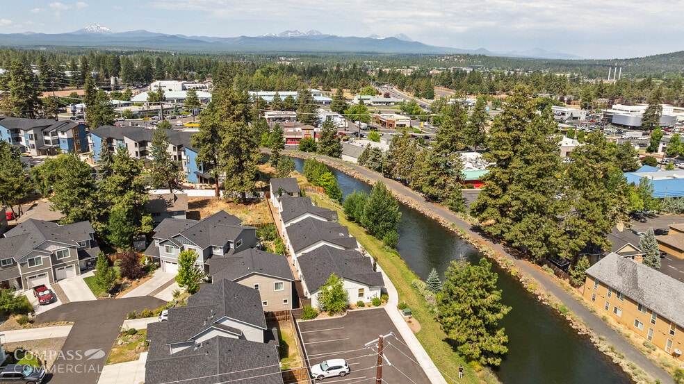 More Photos Of 61615 Alstrup Rd, Bend Apartments For Sale