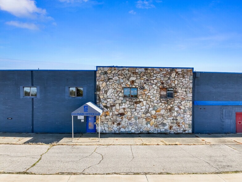 More Photos Of 2010 N Dort Hwy, Flint Service For Sale