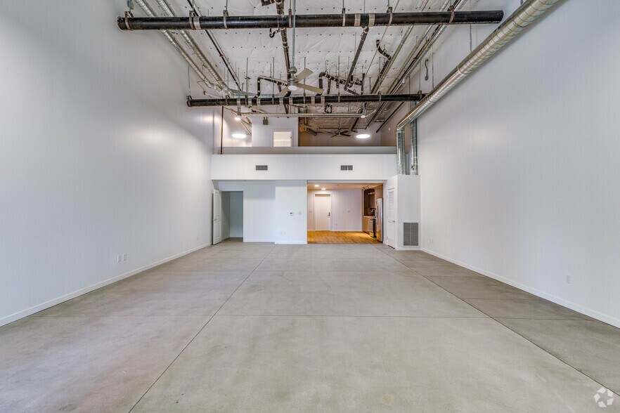More Photos Of 901 E Fremont St, Las Vegas Coworking Space