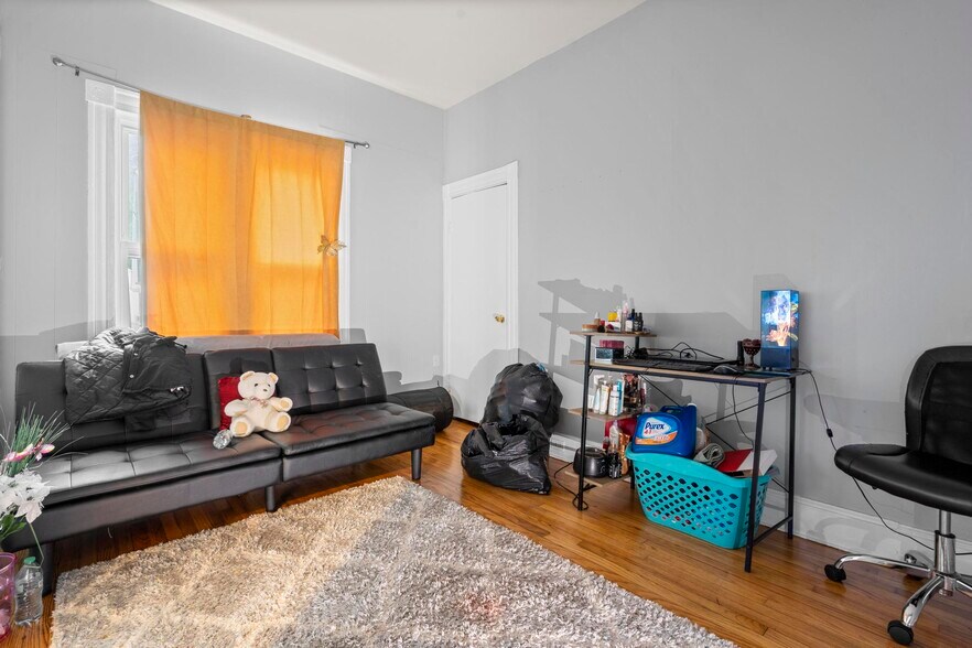 More Photos Of 99 Galpin St, Naugatuck Apartments For Sale