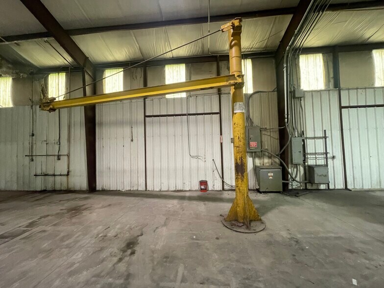 More Photos Of 6420 S US Highway 377, Stephenville Manufacturing For Lease