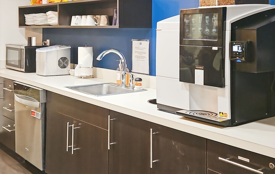 More Photos Of 9465 Counselors Row, Indianapolis Coworking Space