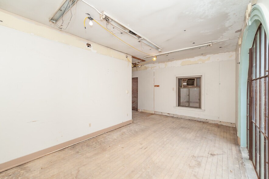 More Photos Of 71 Main St, Norwich Storefront Retail Office For Sale