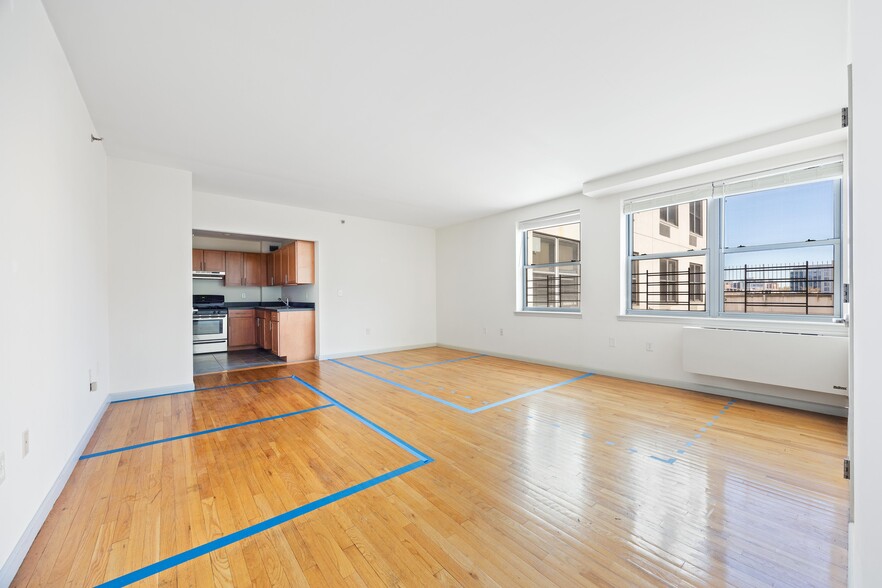 Primary Photo Of 41-02 Queens Blvd, Sunnyside Apartments For Lease