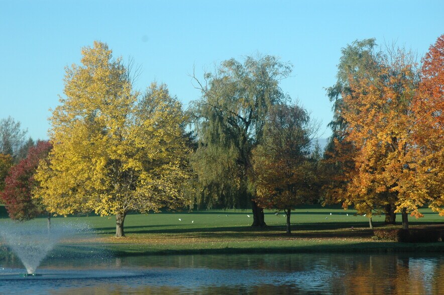 More Photos Of 8623 Lake Rd, Oneida Sports And Entertainment For Sale
