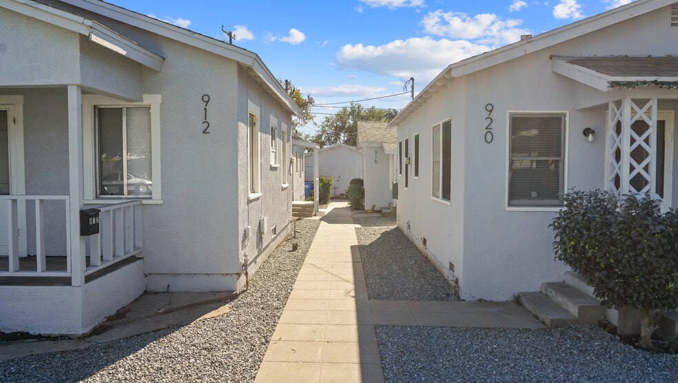 More Photos Of 920 W 3rd St, Pomona Apartments For Sale