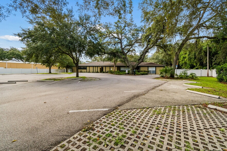 More Photos Of 4001 Skipper Rd, Tampa Schools For Sale