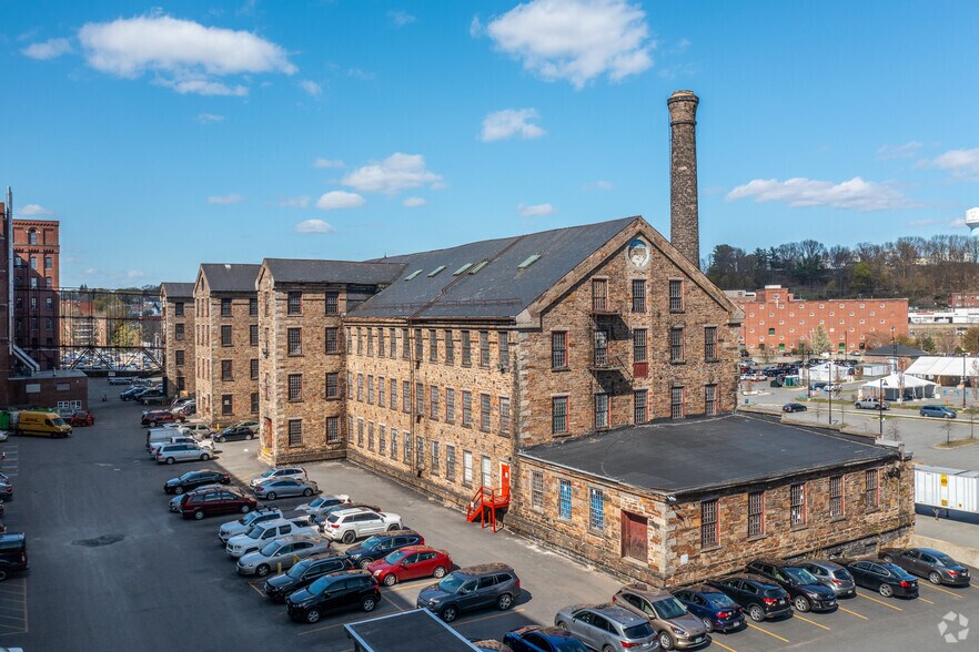 More Photos Of 15 Union St, Lawrence Light Manufacturing For Lease