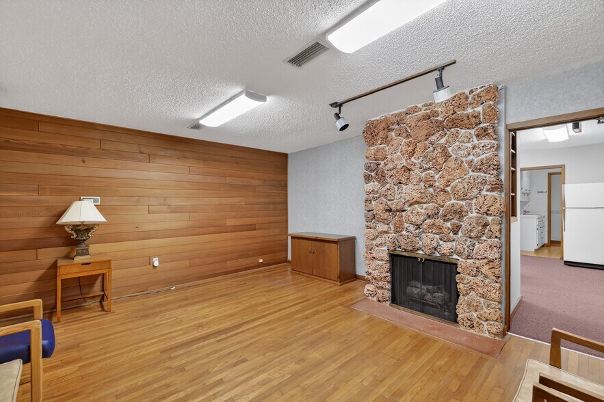 More Photos Of 708 Lee St, Leesburg Office For Lease