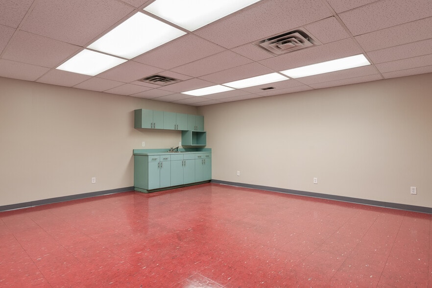 More Photos Of 6320 Material Ave, Loves Park Warehouse For Sale
