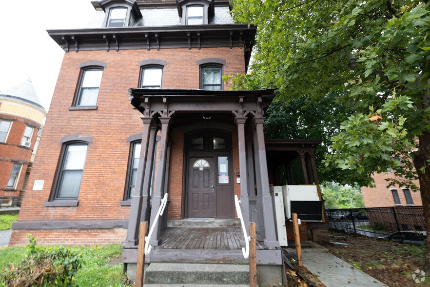 More Photos Of 220 Church St, Poughkeepsie Apartments For Lease