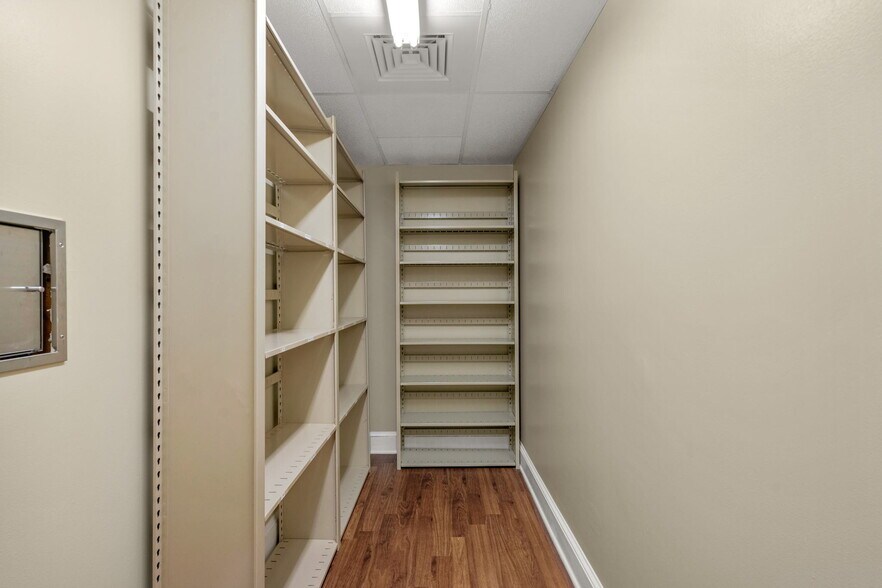 More Photos Of 1201-1203 Colonial Commons Ct, Lancaster Medical For Lease