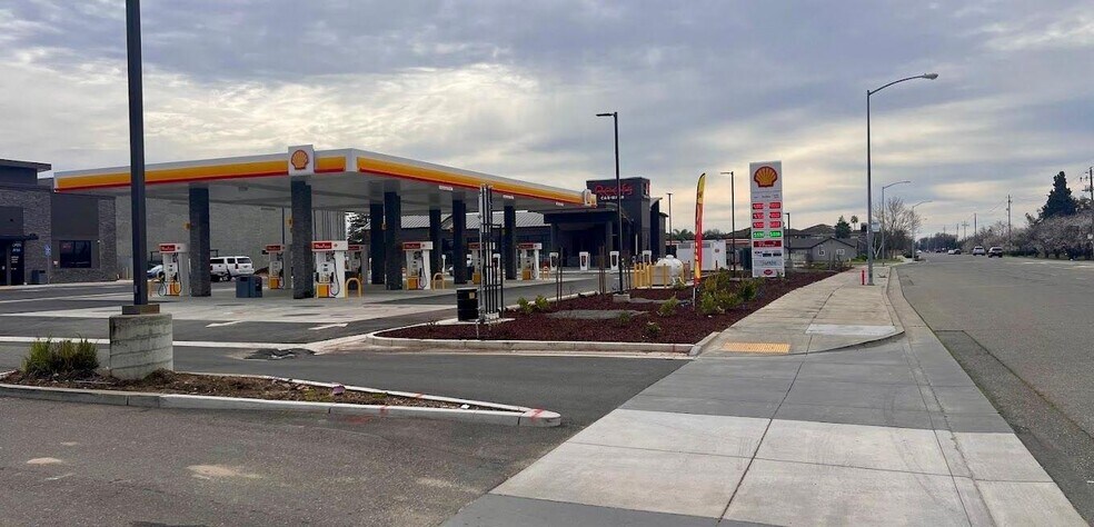 More Photos Of 710 N Jack Tone Rd, Ripon General Retail For Sale