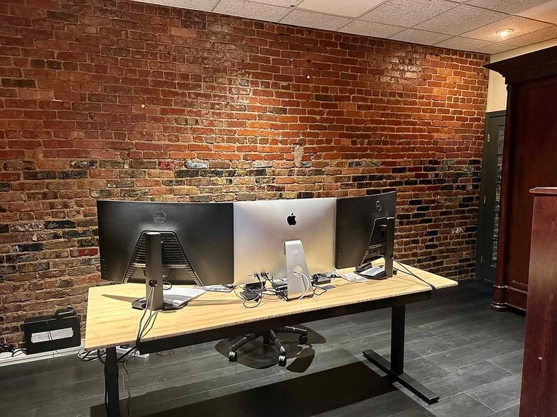 More Photos Of 128 E Market St, Johnson City Office For Sale