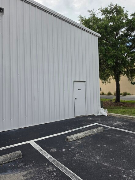 More Photos Of 2201 SW 19th Ave Rd, Ocala Freestanding For Lease