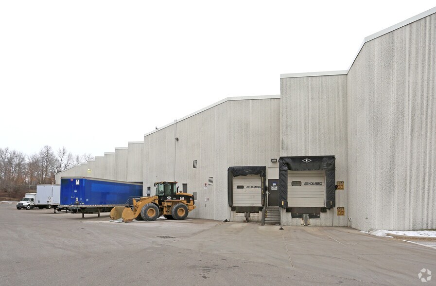 More Photos Of 4155 N Berkshire Ln, Plymouth Warehouse For Lease
