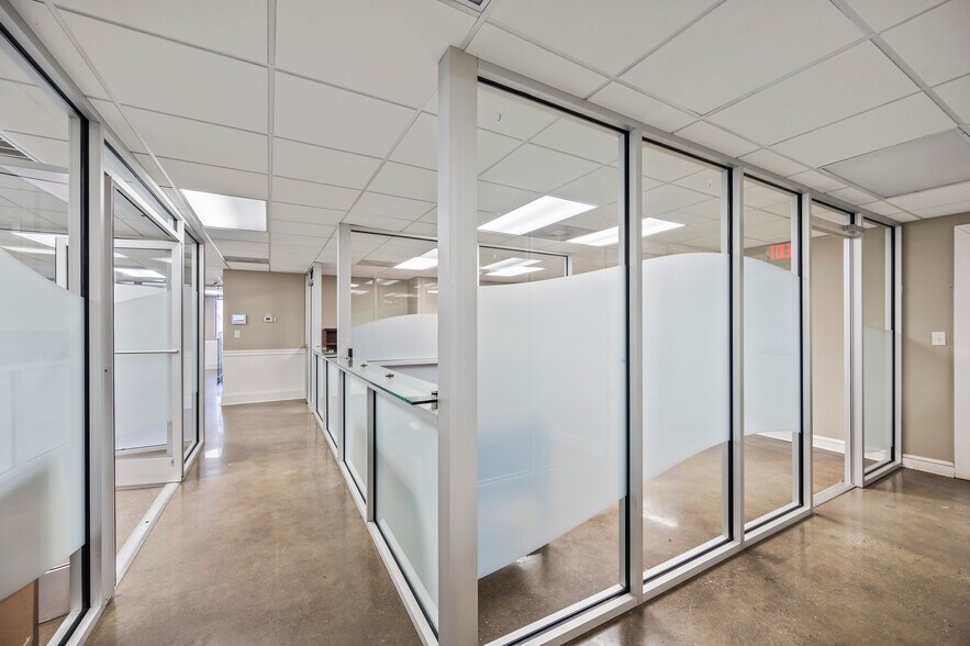 More Photos Of 6116 Old Mendenhall Rd, High Point Warehouse For Lease