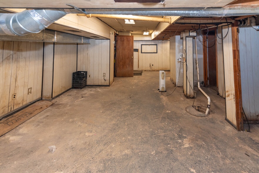 More Photos Of 4905 Liberty Heights Ave, Gwynn Oak Storefront Retail Residential For Sale