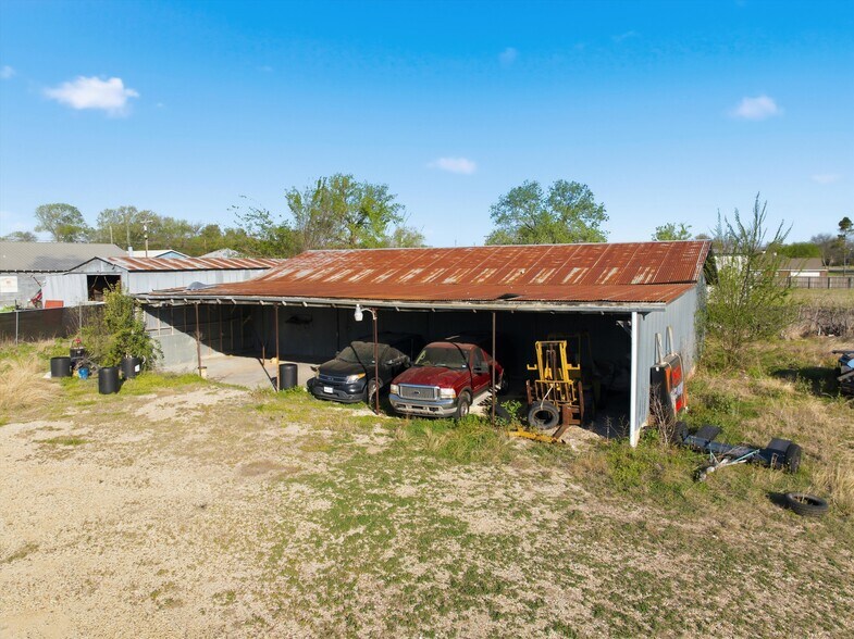 More Photos Of 510 S Robinson Dr, Robinson Office For Sale