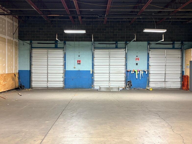 More Photos Of 902-908 Bullitt St, Charleston Warehouse For Lease