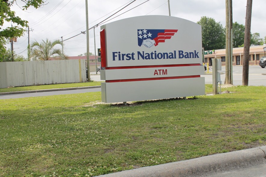 More Photos Of 2445 Onslow Dr, Jacksonville Bank For Sale