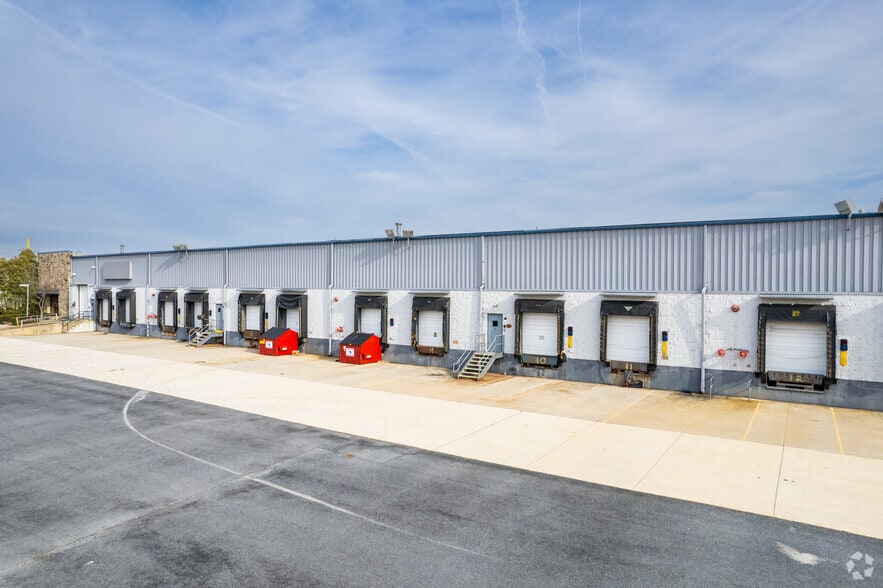 More Photos Of 6736 Tilghman St, Allentown Warehouse For Lease