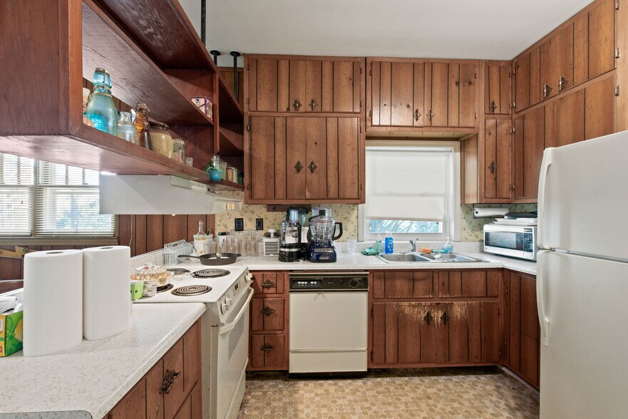 More Photos Of 1556 Highway 29 N, Newnan Office Residential For Sale