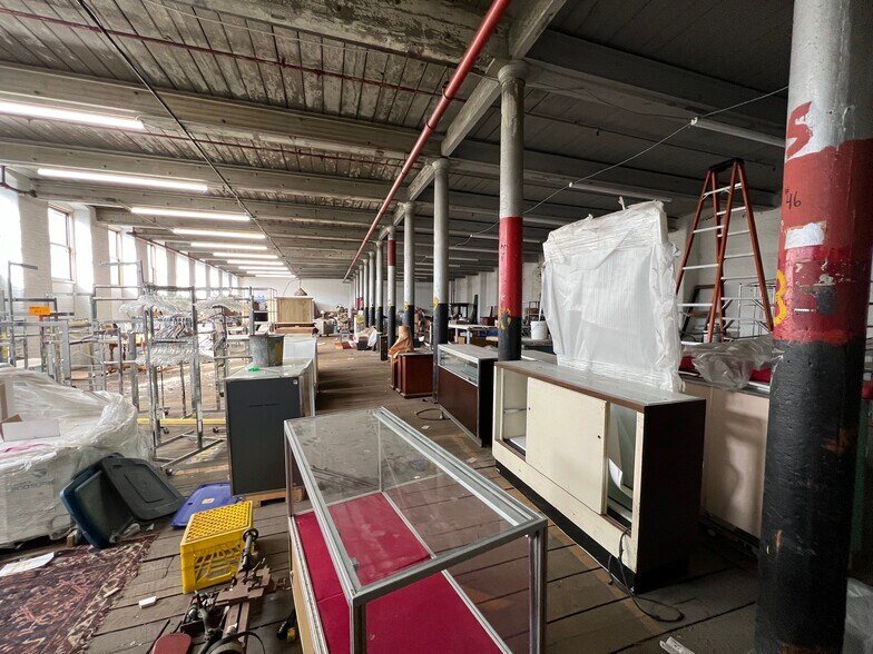 More Photos Of 224 Stockton St, Phillipsburg Showroom For Lease