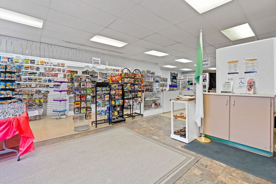 More Photos Of 216 King St, Port Colborne Storefront For Sale