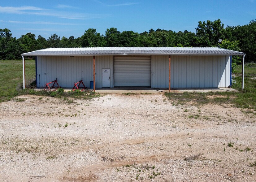 More Photos Of 5425 W Oak St, Palestine Flex For Lease