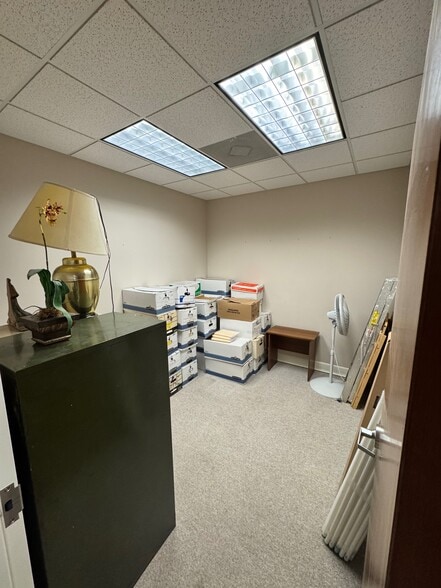 More Photos Of 1022 Hutton Ln, High Point Office For Sale