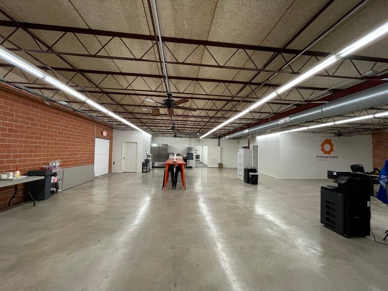 More Photos Of 1202 N Flores St, San Antonio Loft Creative Space For Sale