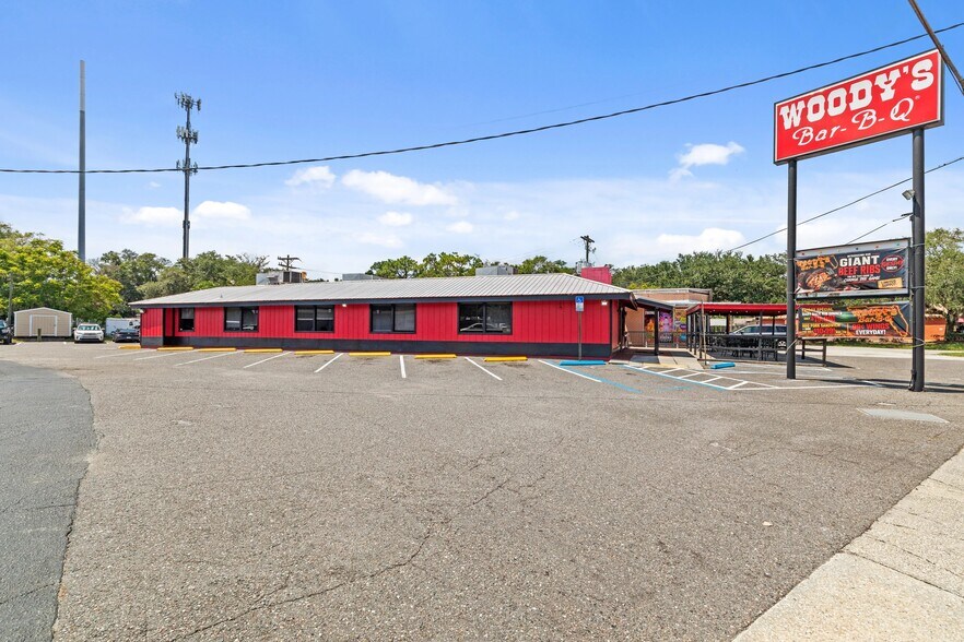 More Photos Of 1638 University Blvd S, Jacksonville Restaurant For Sale