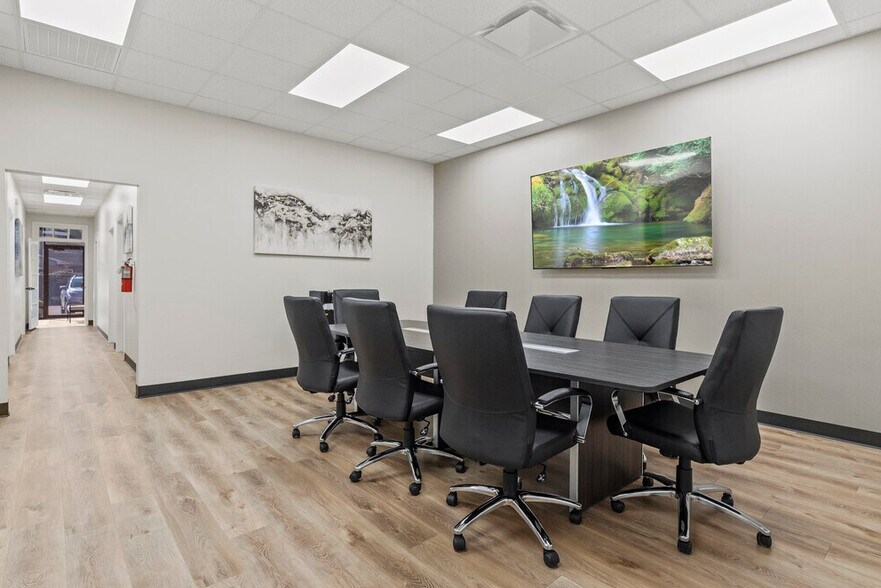 More Photos Of 990 Village Sq, Tomball Medical For Lease