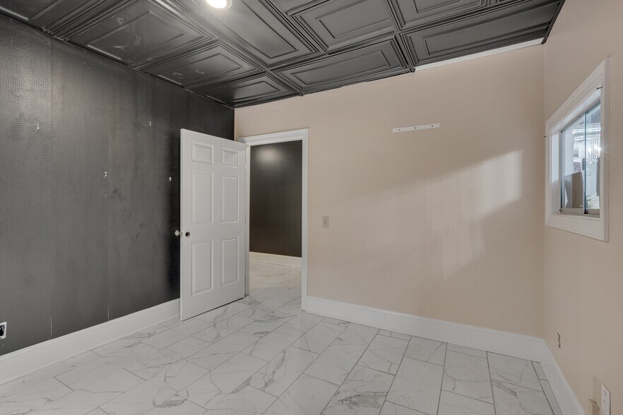 More Photos Of 131 Wind Chime Ct, Raleigh Office For Lease