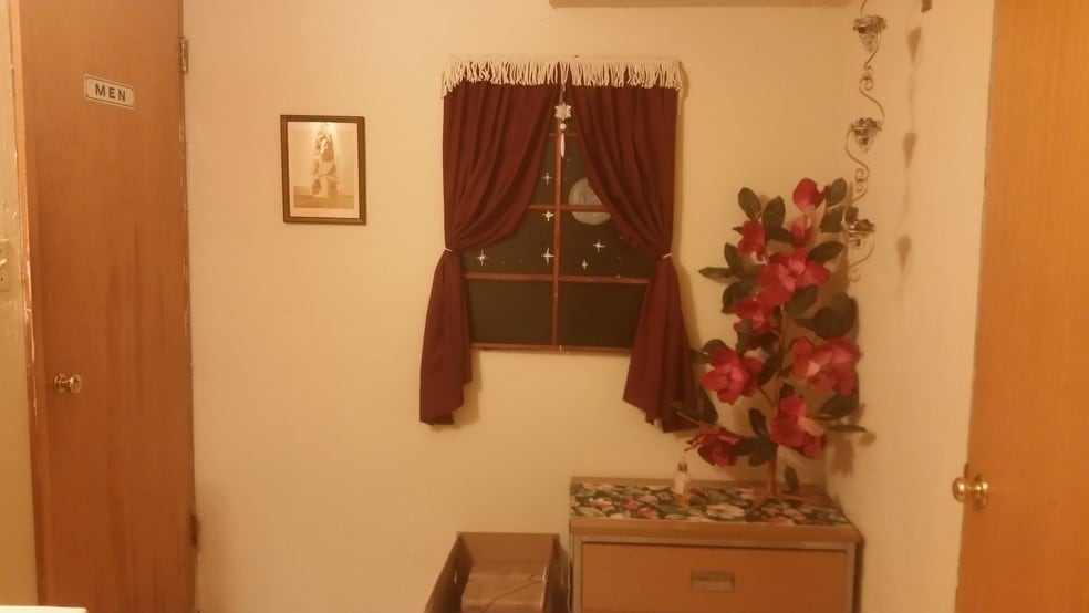 More Photos Of 204 Manitowoc St, Menasha Restaurant For Sale