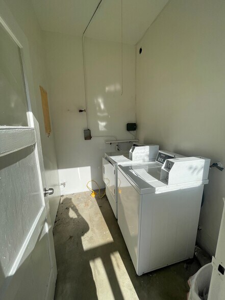 More Photos Of 988 W Glenoaks Blvd, Glendale Apartments For Sale