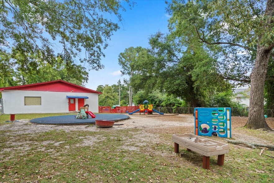 More Photos Of 1718 S Beltline Blvd, Columbia Daycare Center For Sale
