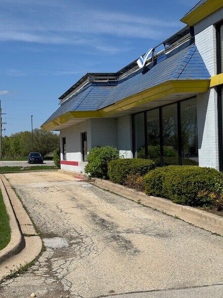 More Photos Of 2625 Rock Creek Blvd, Joliet Fast Food For Sale