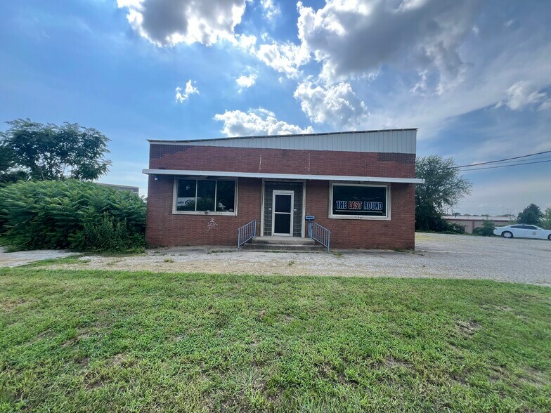 More Photos Of 1150 S White River Pky W Dr, Indianapolis Flex For Sale