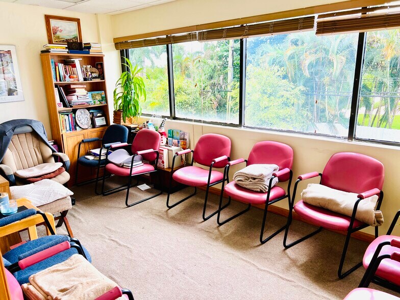 More Photos Of 8370 W Flagler St, Miami Medical For Lease