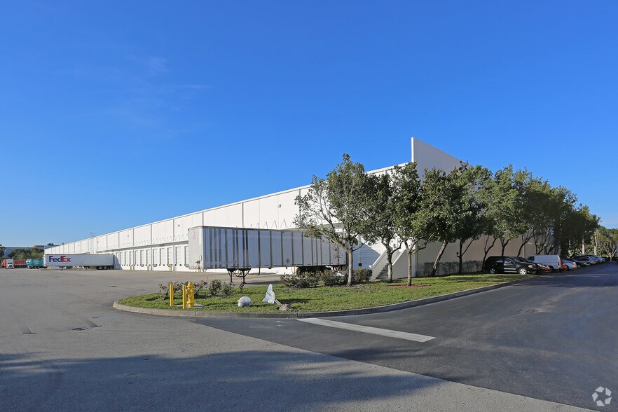 More Photos Of 9701 NW 112 Ave, Medley Distribution For Lease