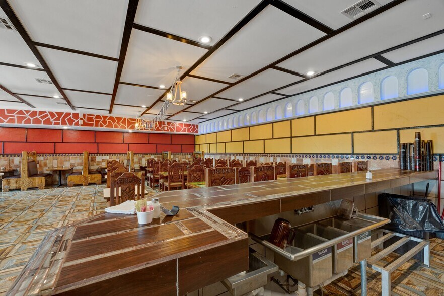 More Photos Of 929 US-98, Columbia Restaurant For Sale