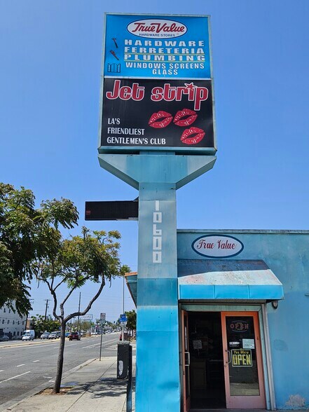 More Photos Of 10600-10624 Hawthorne Blvd, Lennox Bar For Sale