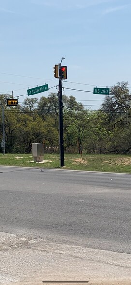 More Photos Of 4225 E Highway 290, Dripping Springs Office For Lease