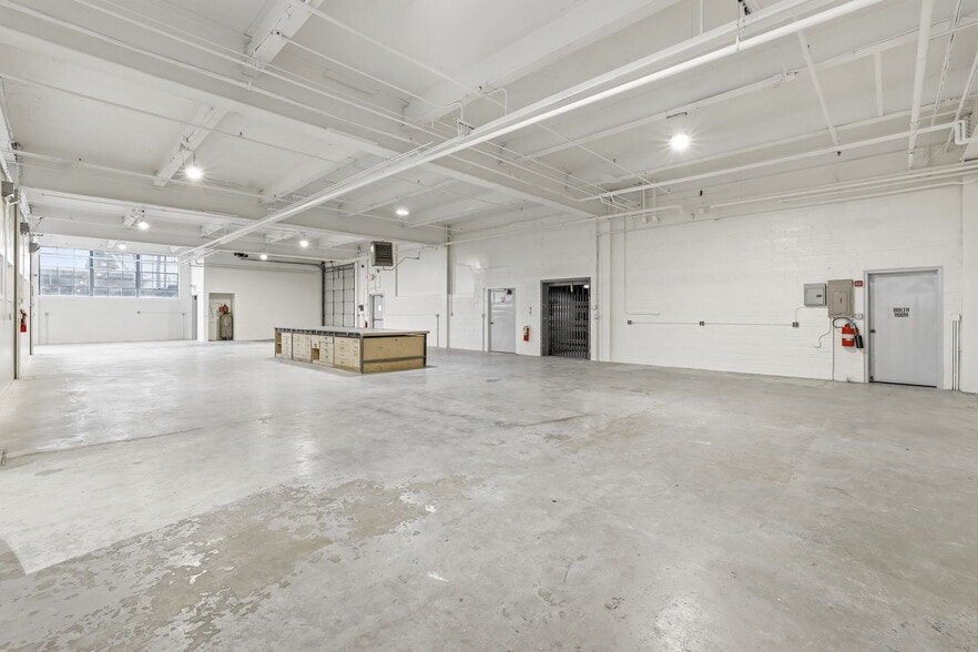 More Photos Of 40 Merritt St, Port Chester Manufacturing For Lease