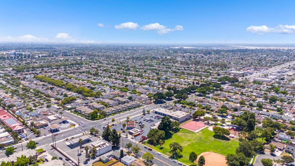 More Photos Of 5237-5263 Paramount Blvd, Lakewood Storefront For Sale