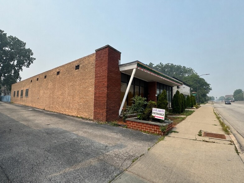 More Photos Of 2422 Dempster St, Evanston Auto Repair For Sale