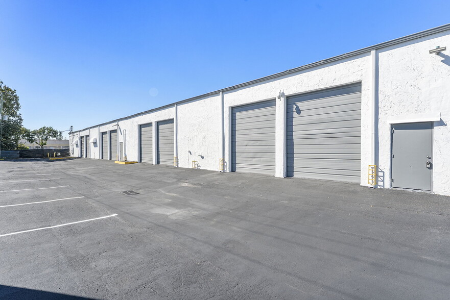 Primary Photo Of 2240 SW 34th St, Fort Lauderdale Warehouse For Sale