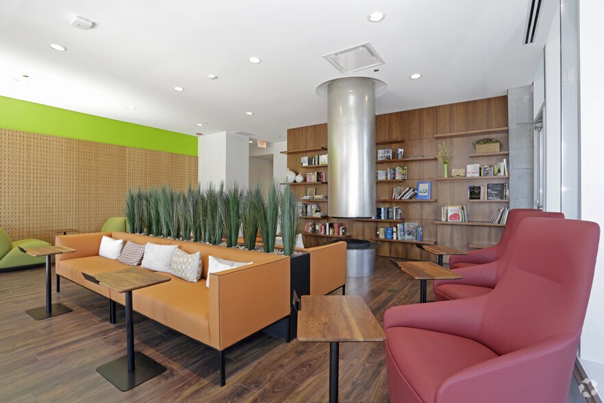 More Photos Of 220 E Illinois St, Chicago Apartments For Lease